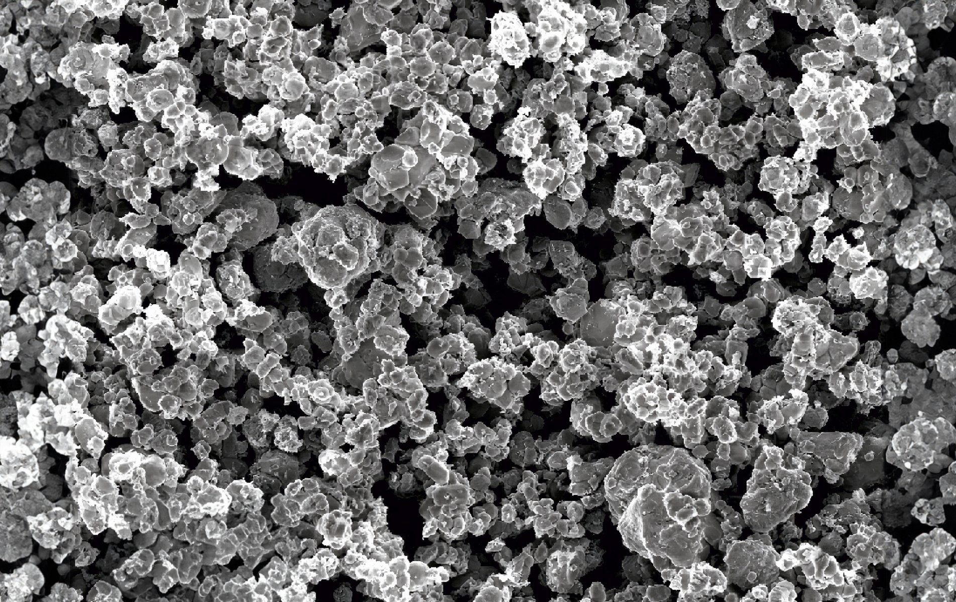 Aufnahme REM (Rasterelektronenmikroskop) Lithium-Mangan-Eisenphosphat IBUvolt® LFP402 Kathodenmaterial